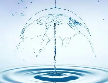 喝井水可能有益於健康。然而，人們必須確保它沒有汙染物。現代的井，尤其是鑽探的井，可能不太容易受到汙染。盡管如此，定期檢測水質仍然很重要。